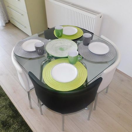 ZamárdiRelax Apartmanアパートメント エクステリア 写真